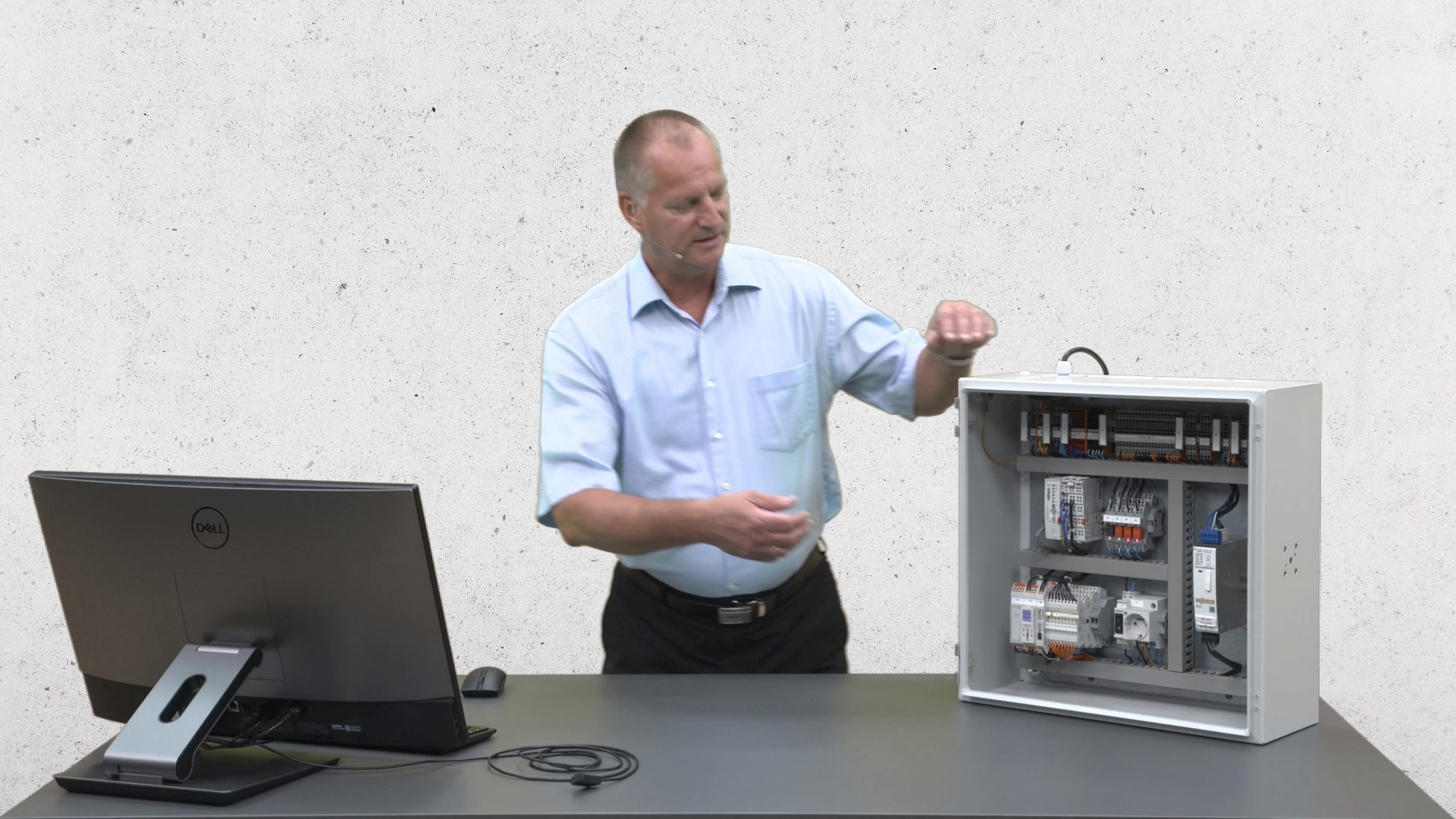 <p>Pro 2 Power Supply Device Configuration</p>