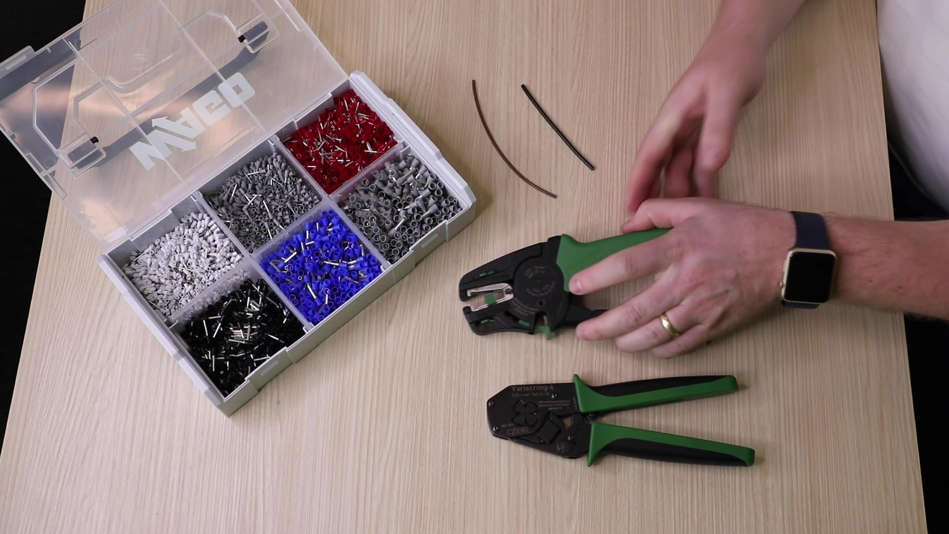 <p>Draadvoorbereiding met WAGO Tool Kits</p>